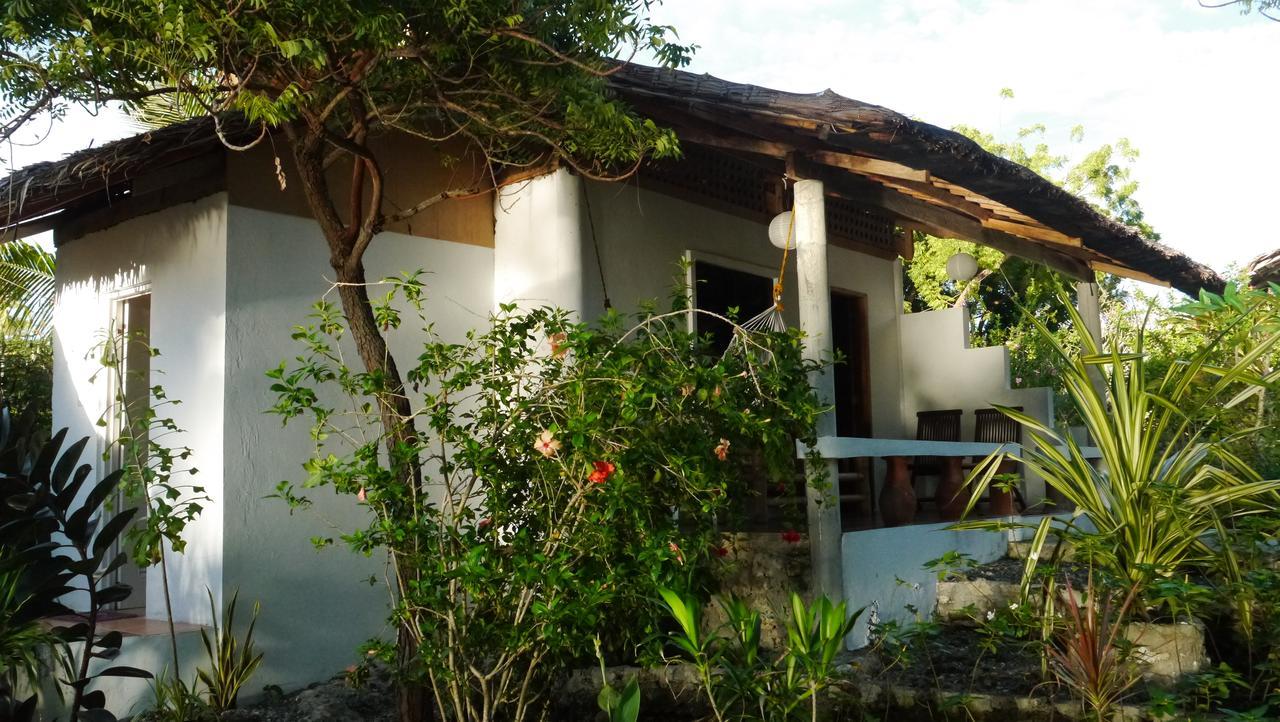 Moalboal T Breeze Coastal Resort Exterior foto