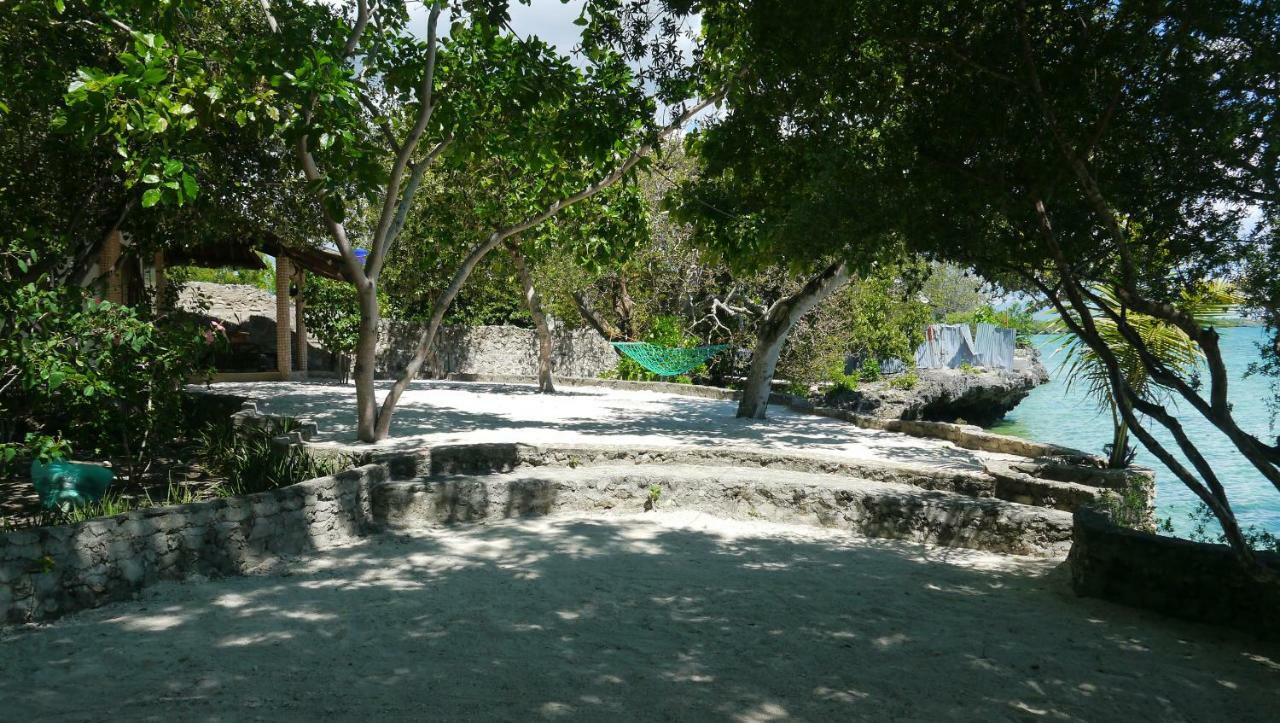 Moalboal T Breeze Coastal Resort Exterior foto